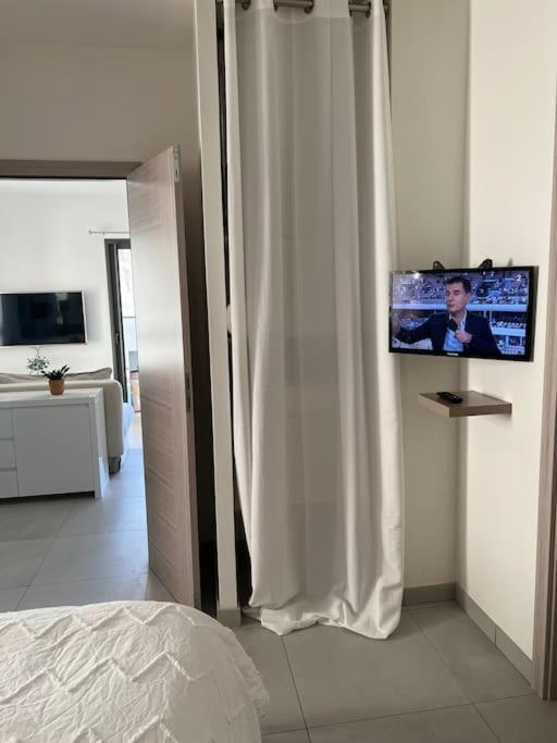 Appartement Tres Joli 2 Pieces Calme Ensoleille Avec Piscine *
